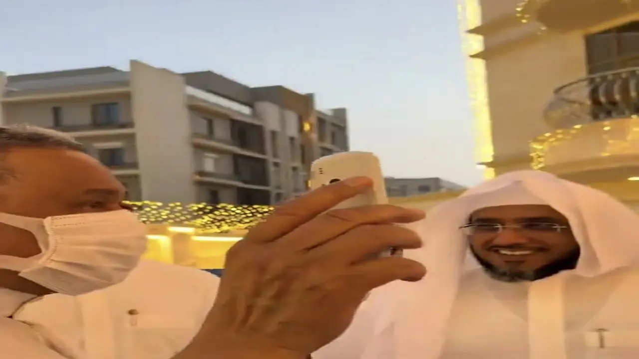 تطور مفاجئ.. محمد عبده يطلب عدم إعادة هاتفه المفقود للجمهور السعودي